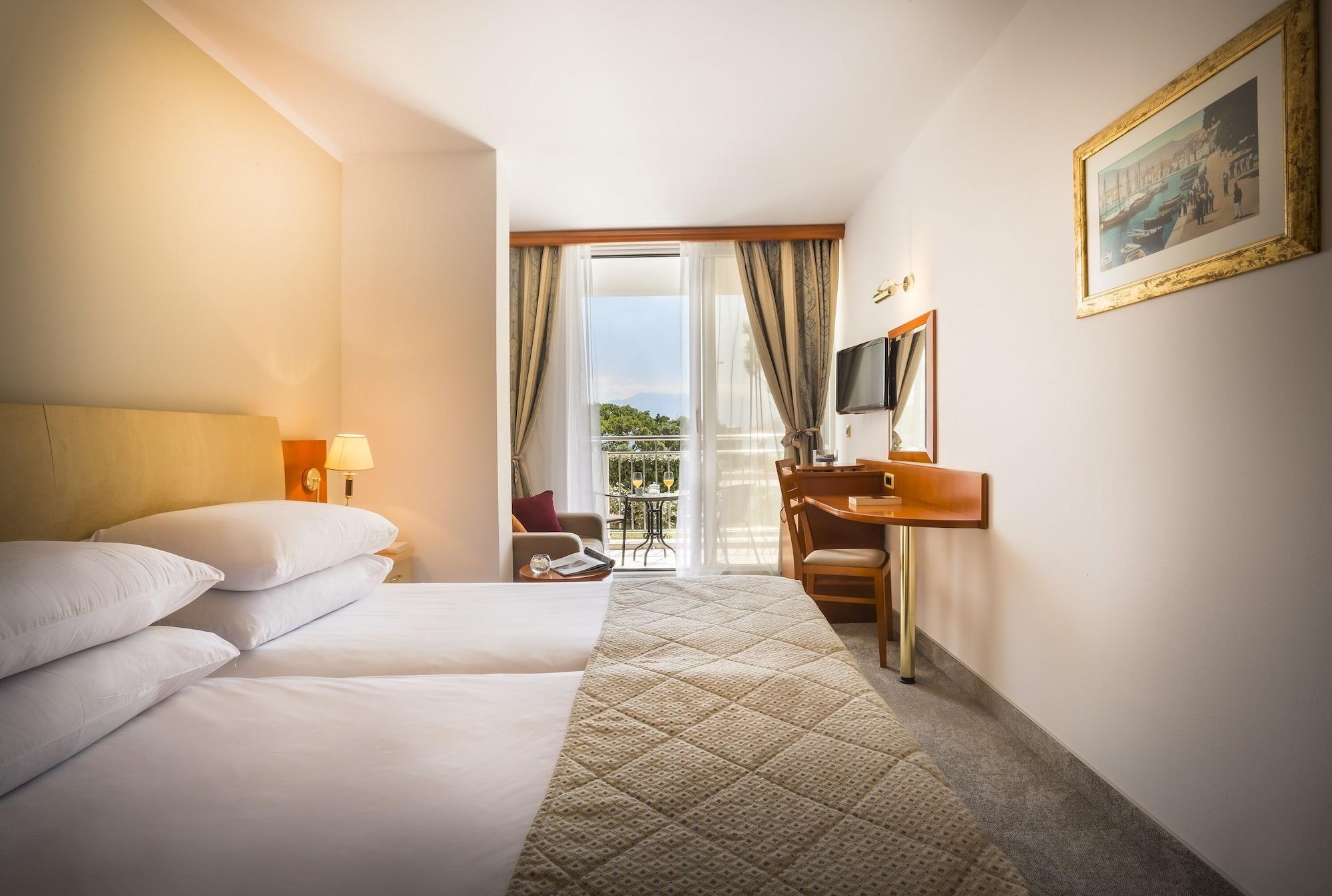 Sunny Baska Residence By Valamar, Ex Zvonimir Bagian luar foto