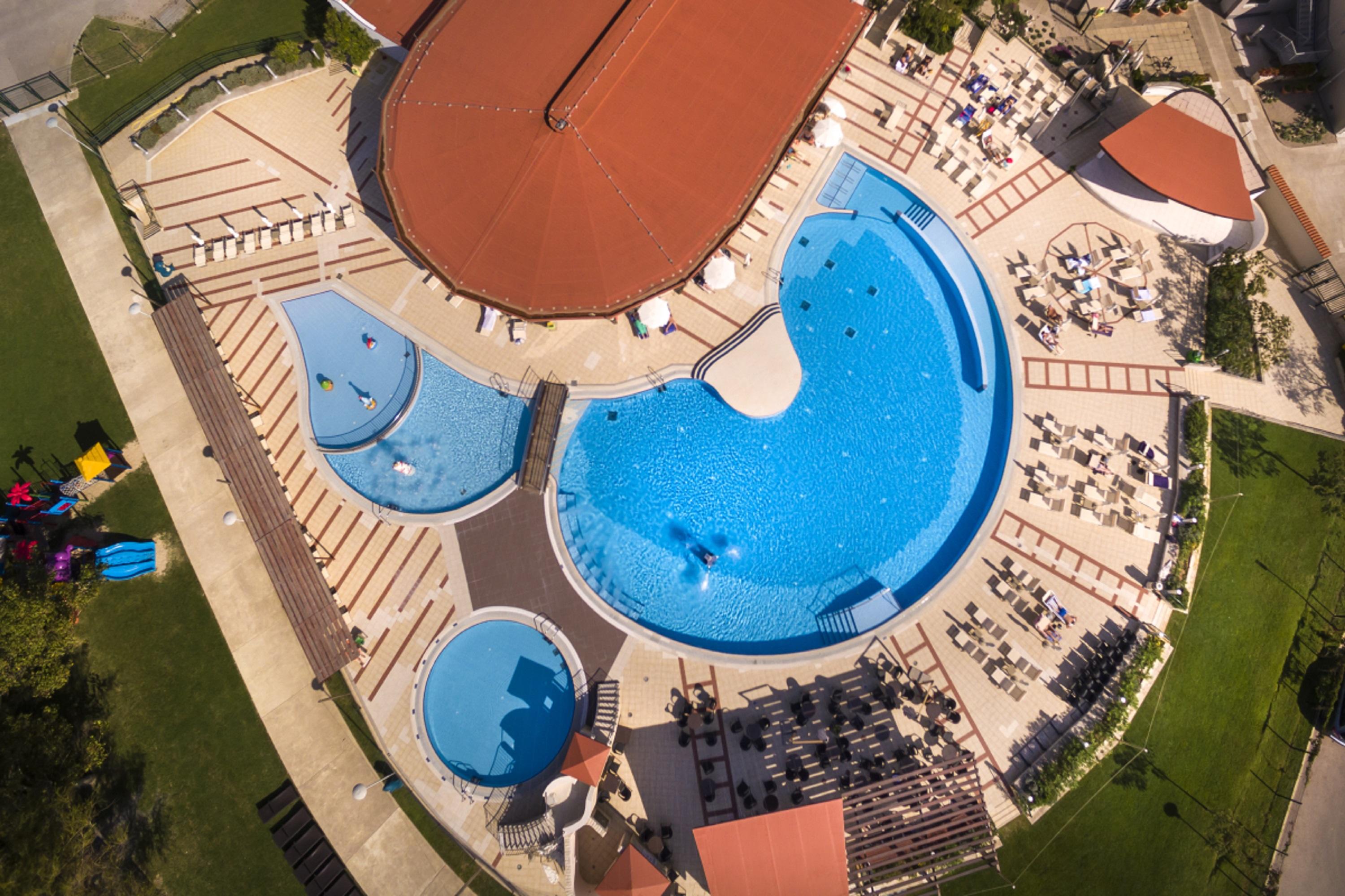 Sunny Baska Residence By Valamar, Ex Zvonimir Bagian luar foto