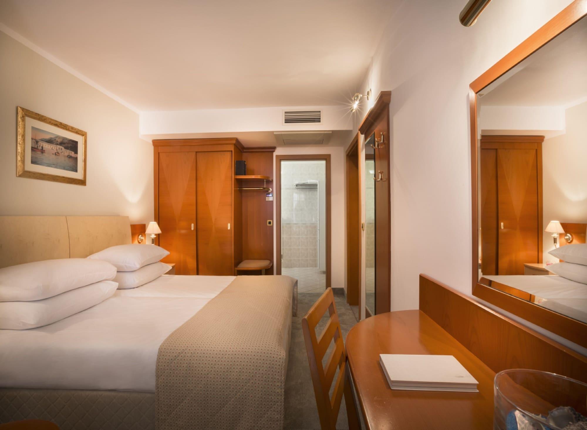 Sunny Baska Residence By Valamar, Ex Zvonimir Bagian luar foto